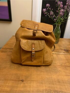 Classic Tan Leather Backpack - Men